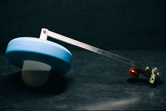 Flotante De Alta Presion 3/4" C/Valv Esf Y Boya Basc Plast