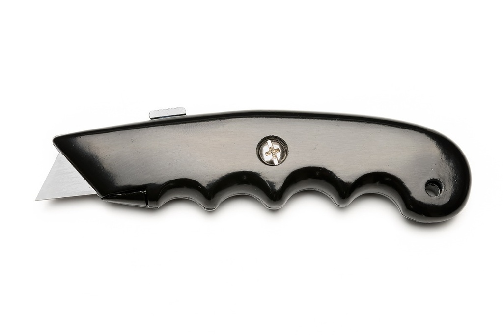 Cuchilla metálica retráctil