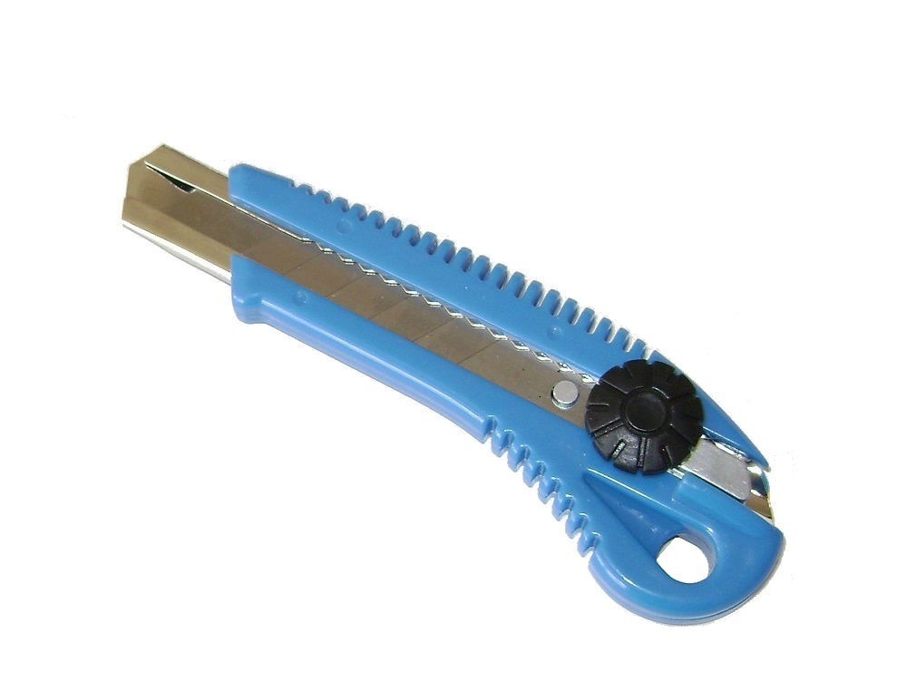 Cuchilla Plastica retráctil C/Rueda Eco