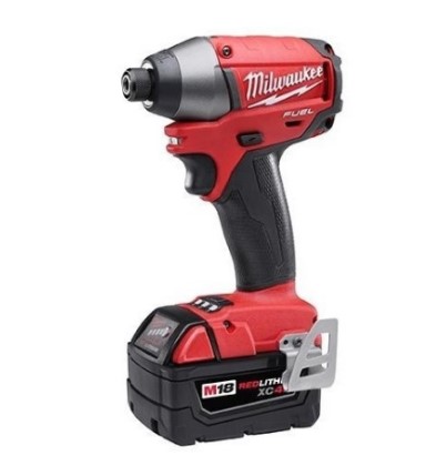 Atornillador De Impacto 1/4" Hex 2 Bat Milwakee **