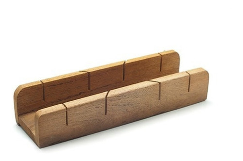 Inglete Madera Pino Chico "Anemi" 28Mm